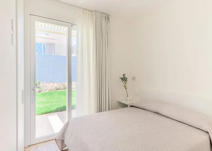 Elegant Near La Pelosa *